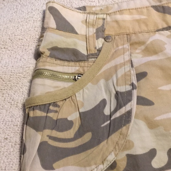 Skirt - Picture 2 of 6